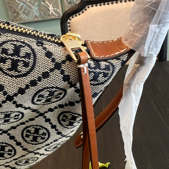 NWT Tory Burch T Monogram Small Balloon Bag - Picture 7 of 11